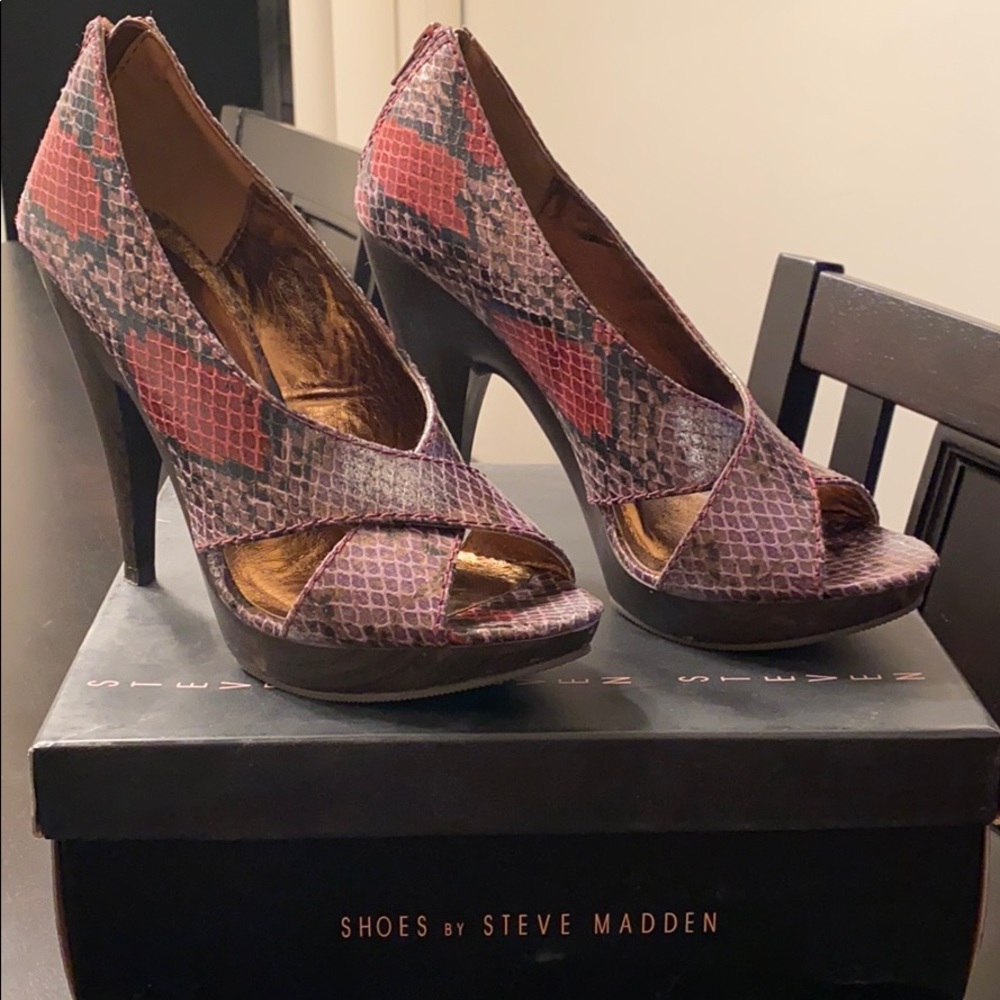 Peep toe heels